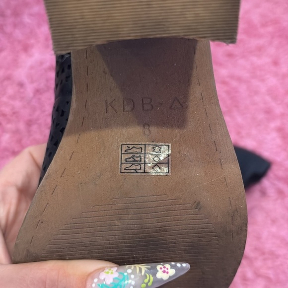 Kelsi Dagger Brooklyn Laser Cut Stacked Pumps - Picture 8 of 8